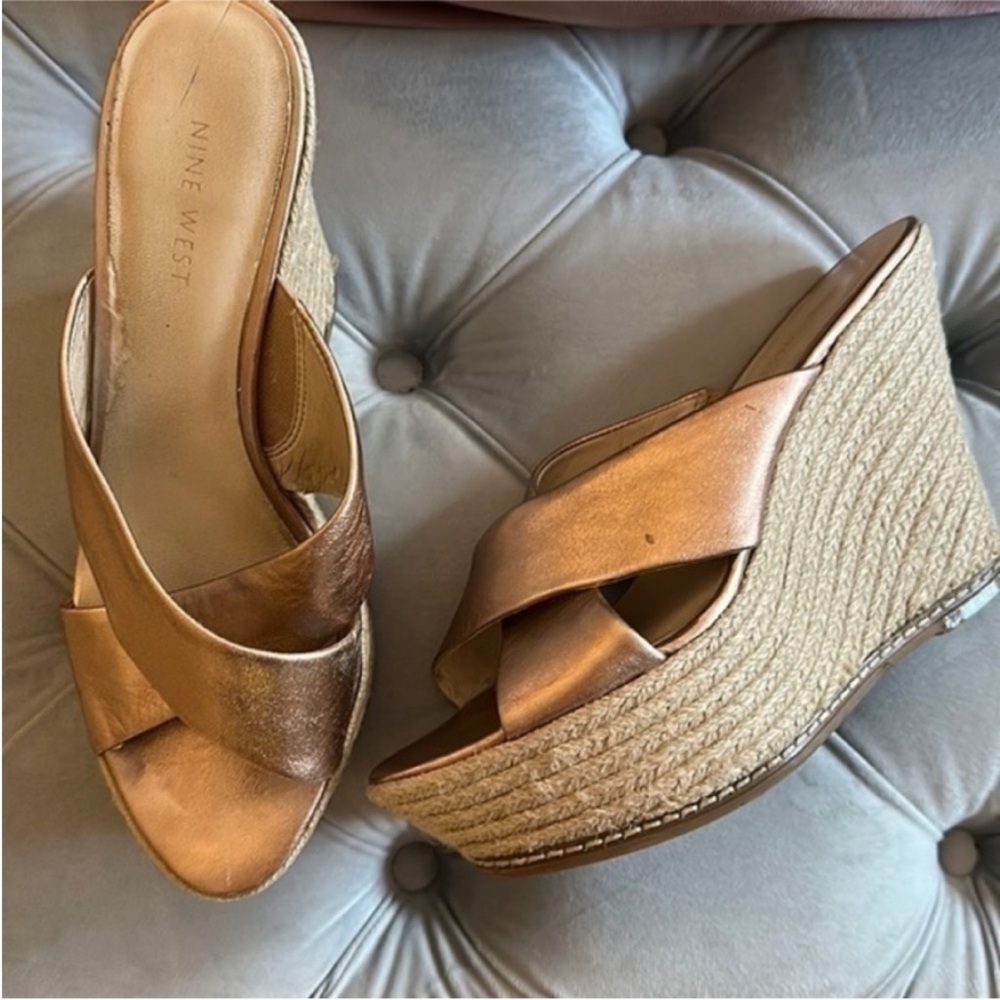 LAST CHANCE❗️ Nine West Copper Wedge Sandals